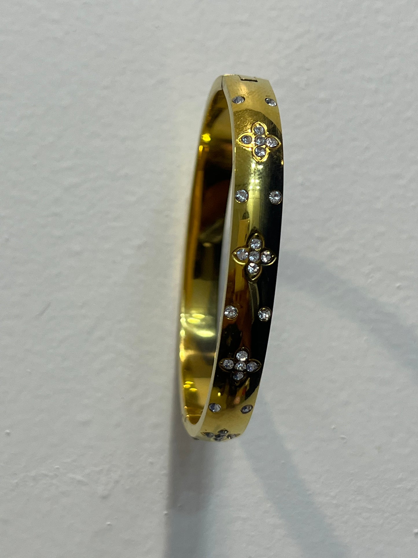 Elegant Anti-Tarnish Gold Bracelet for Everyday Wear