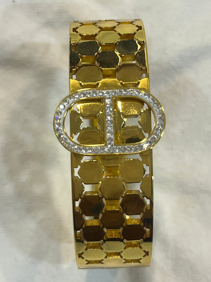 Luxurious Gold Bracelet with Iconic Design