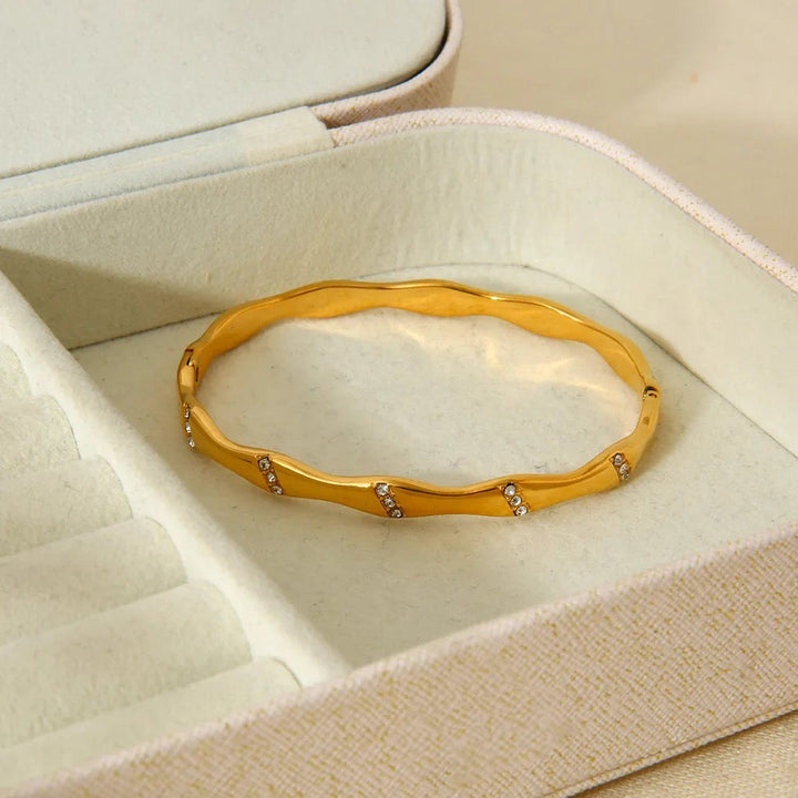 Wavy Wonder Bracelet