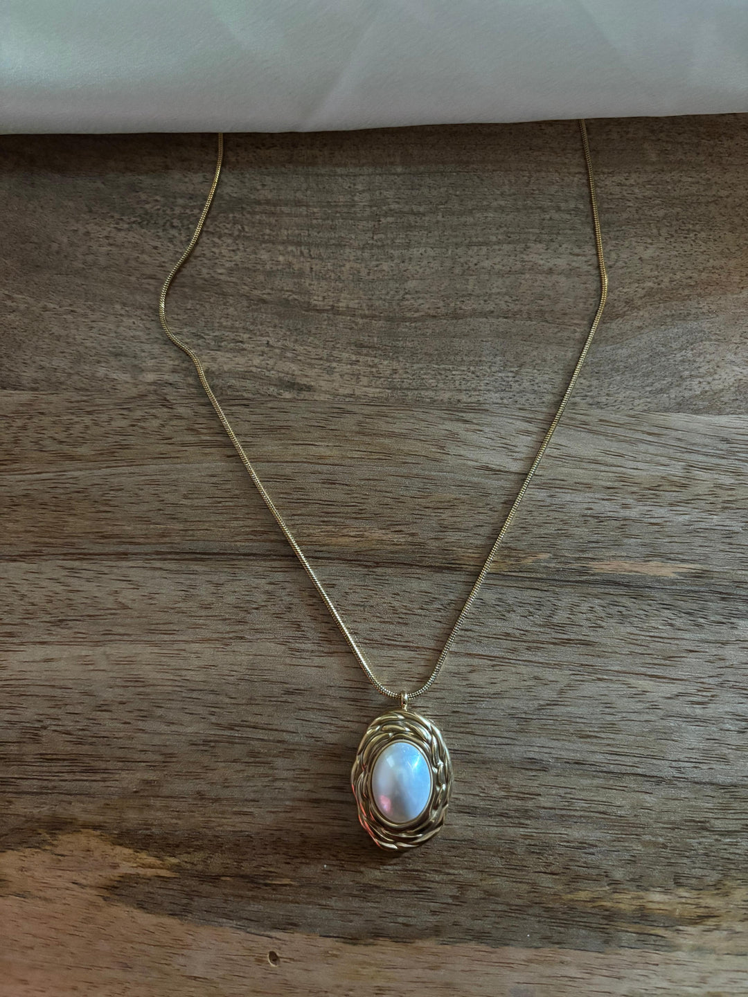 Oval Pearl Necklace