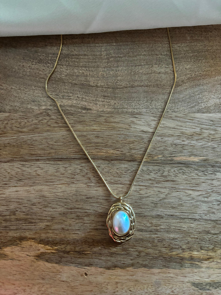 Oval Pearl Necklace