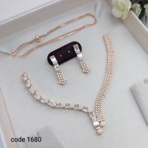 Heritage Necklace 17